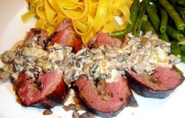 Magrets de canard farcis aux champignons et châtaignes