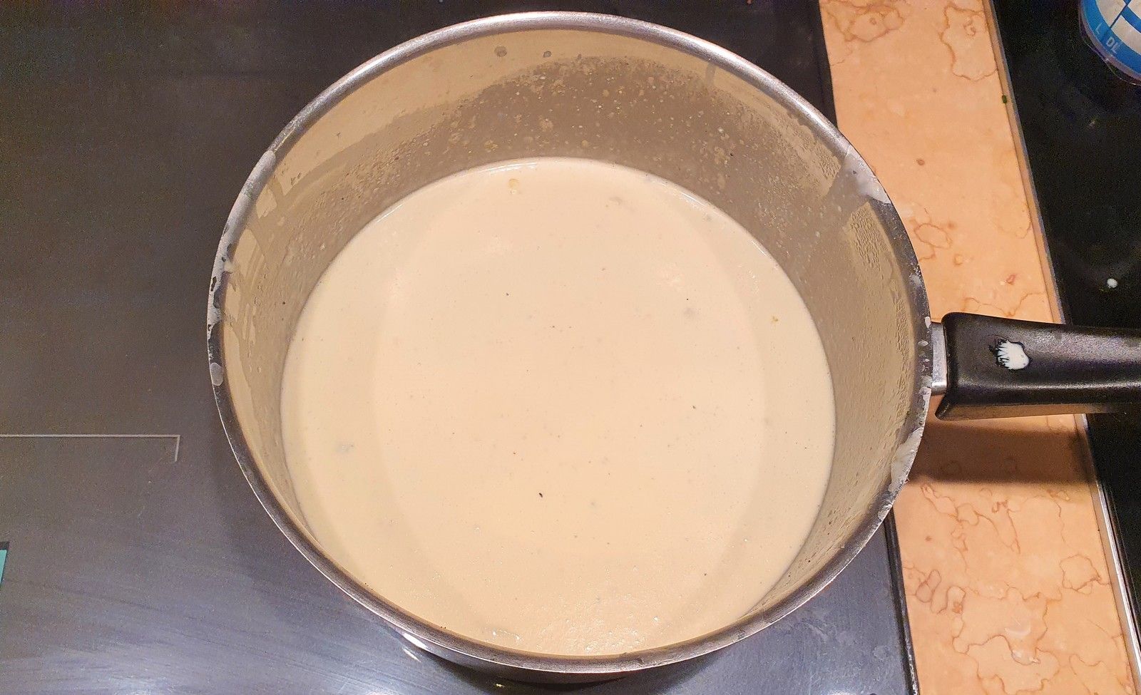 Pâtes au gorgonzola ou roquefort, poires et pignons