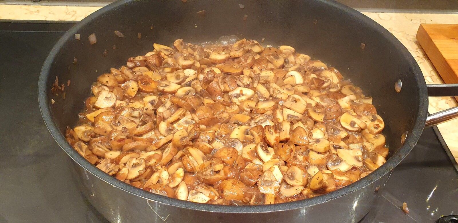 Spaghettis aux bolets et champignons de Paris
