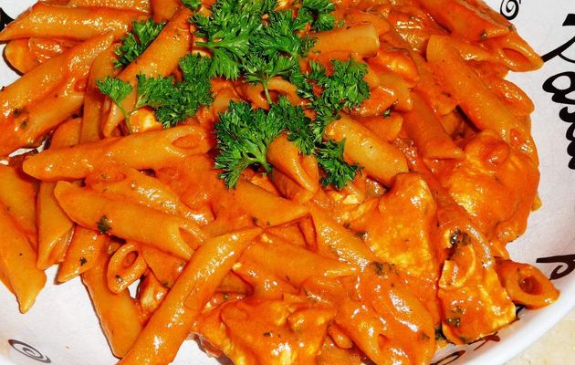 Pâtes au poulet et sauce à la vodka