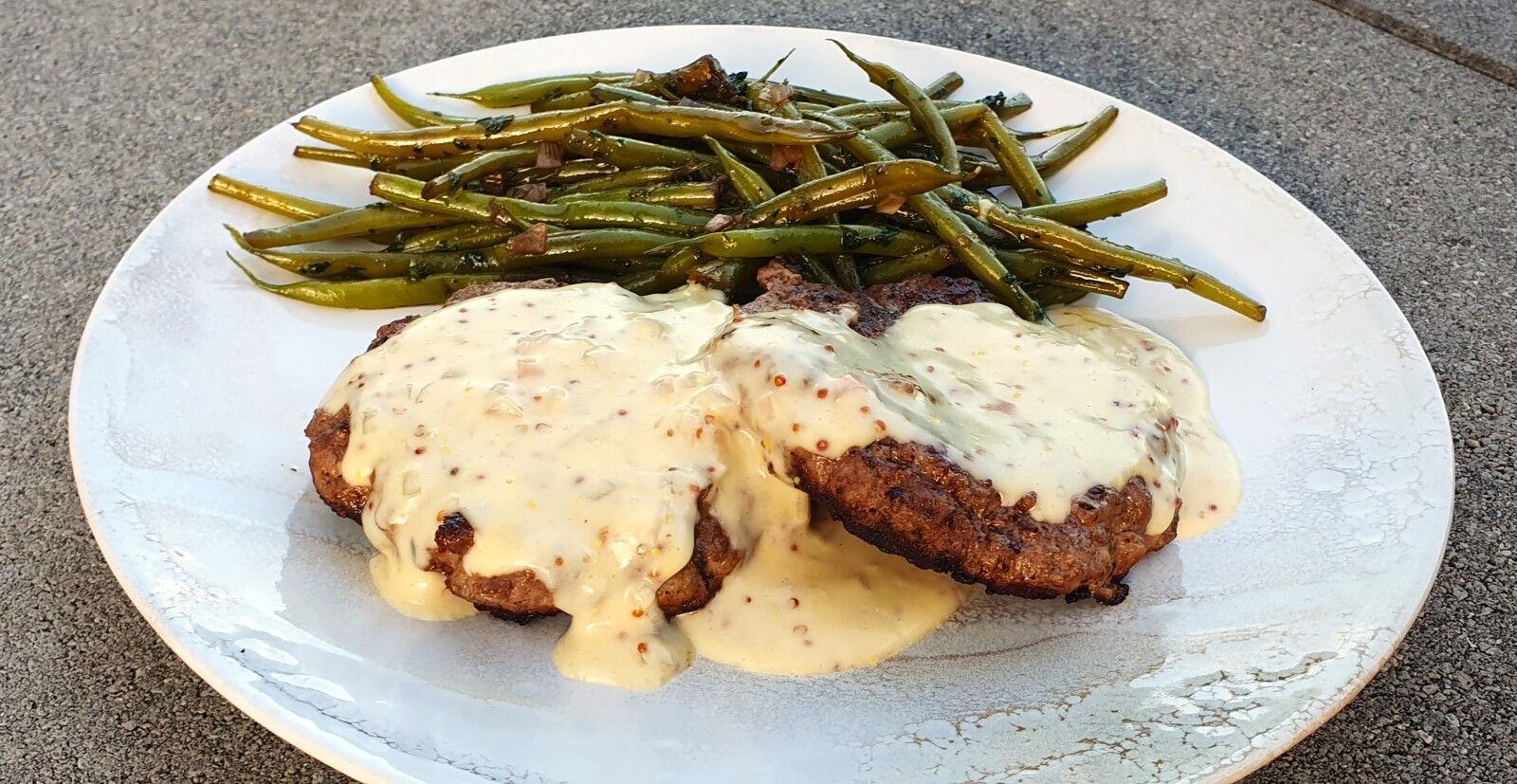 Sauce à la moutarde à l'ancienne