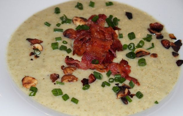 Velouté aux artichauts et à la laitue romaine