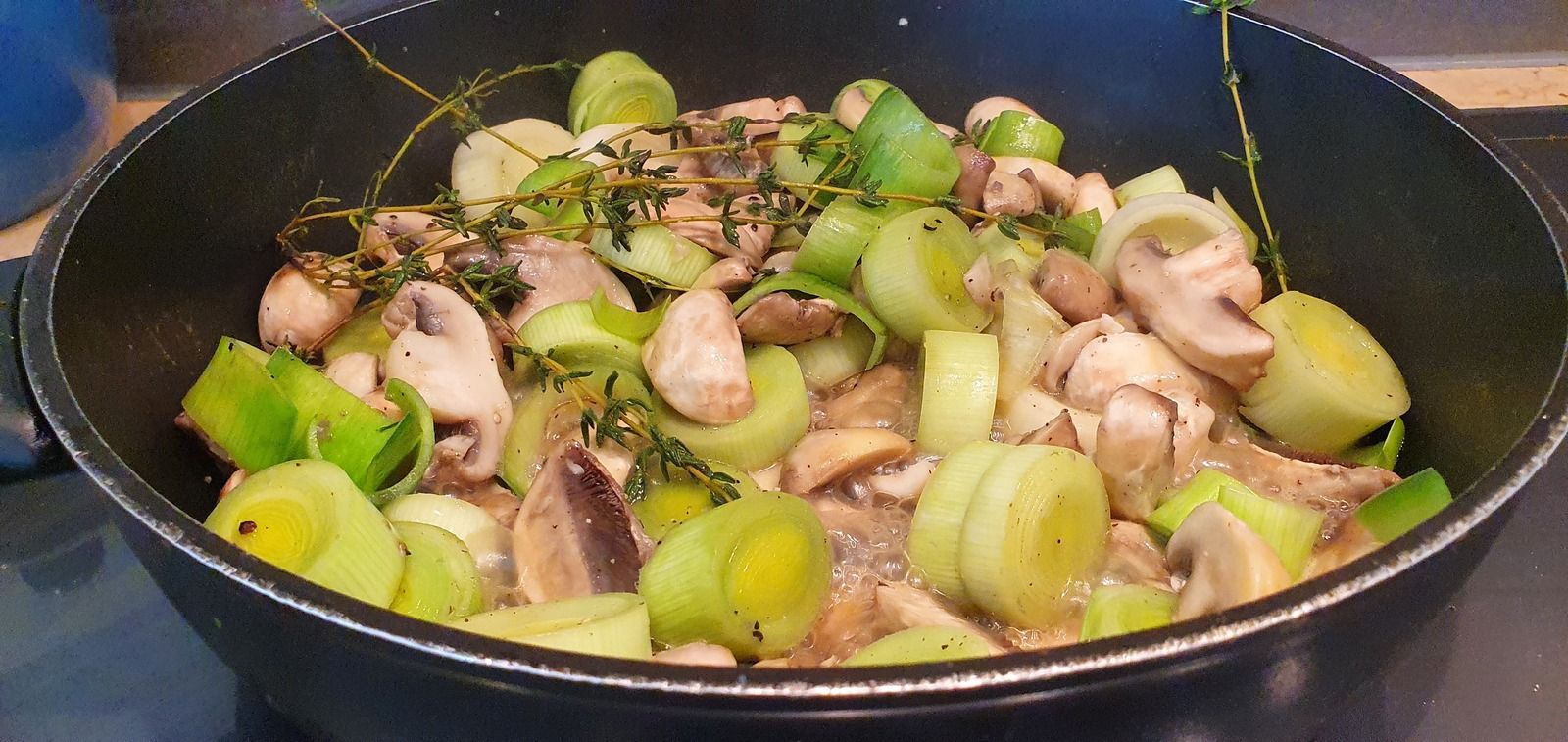 Gratin de patates douces, champignons et poireaux