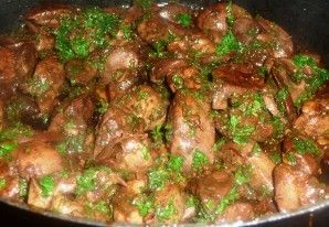 Pâtes au foie de volaille, sauce crème et vinaigre balsamique