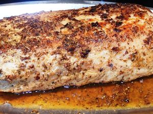 A gauche un rôti dans l'épaule, à droite un filet de porc