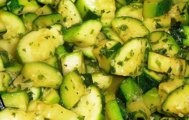 Courgettes sautées à l'ail et au persil